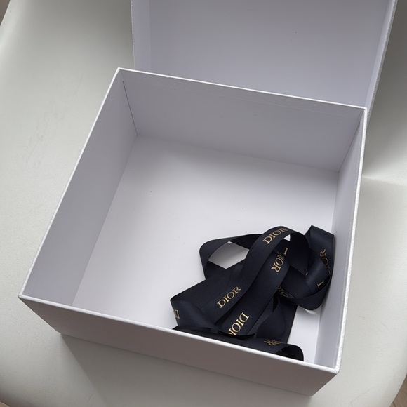 Dior gift box - Picture 3 of 3